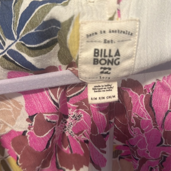 Billabong beach shall - Picture 2 of 4